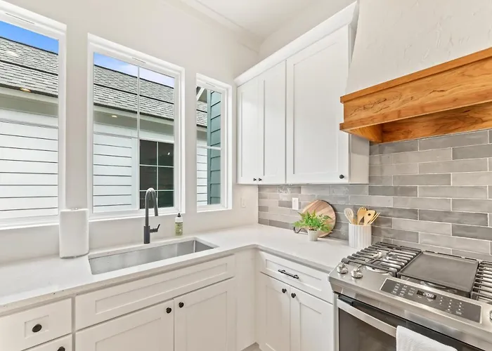New 3br With King Bed Holiday home *