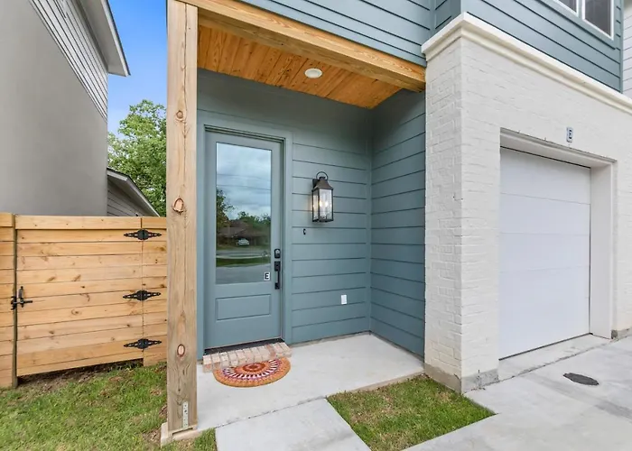 Holiday home New 3br With King Bed Lafayette